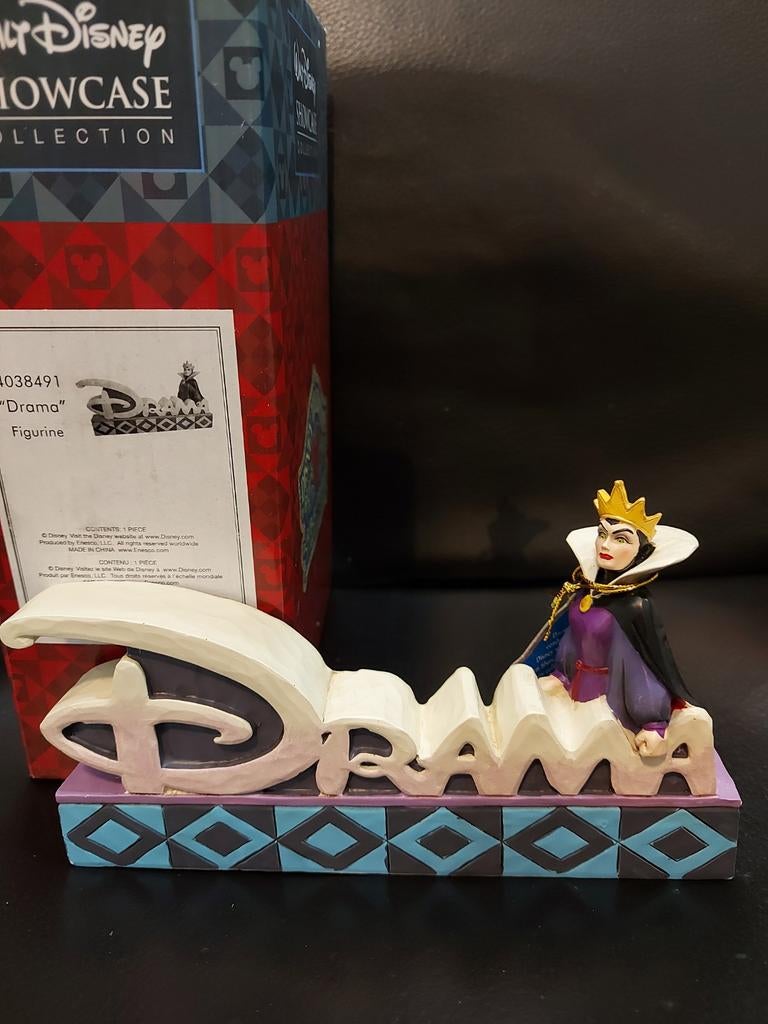 Jim Shore Retired Disney Traditions wordplaque Evil Queen, Verzamelen, Disney, Ophalen, Zo goed als nieuw, Beeldje of Figuurtje