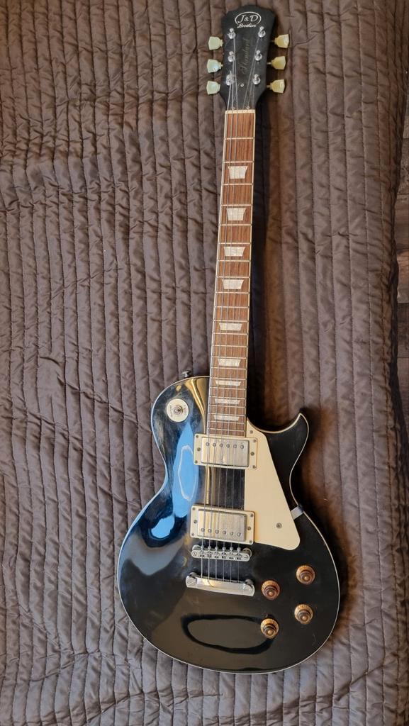 J&D Brothers Standard elektrische gitaar, Line 6 versterk, Muziek en Instrumenten, Snaarinstrumenten | Gitaren | Elektrisch, Gebruikt