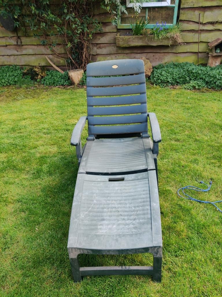 Hartman kunststof ligbed met kussen., Tuin en Terras, Ligbedden, Ophalen, Gebruikt, Kunststof