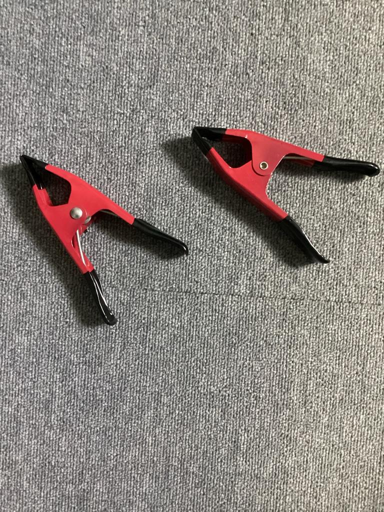 2 Veerklemmen - lijmklemmen - klemmen -, Doe-het-zelf en Verbouw, Gereedschap | Handgereedschap, Ophalen of Verzenden, Zo goed als nieuw