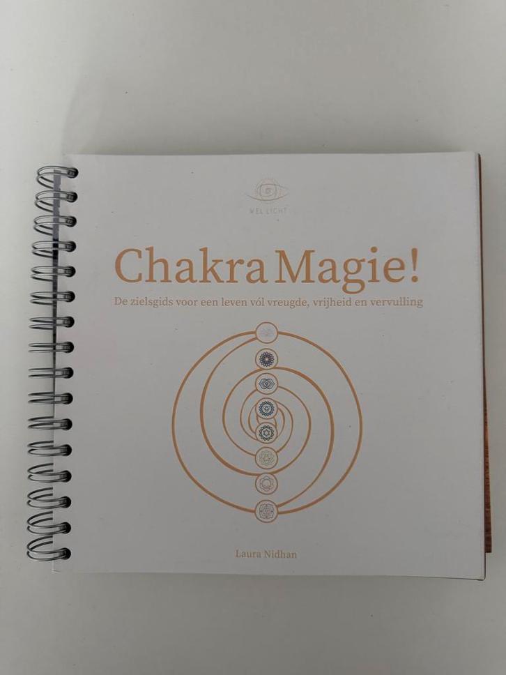 Chakra Magie! Zielsgids voor een leven vol vreugde, Boeken, Esoterie en Spiritualiteit, Zo goed als nieuw, Achtergrond en Informatie