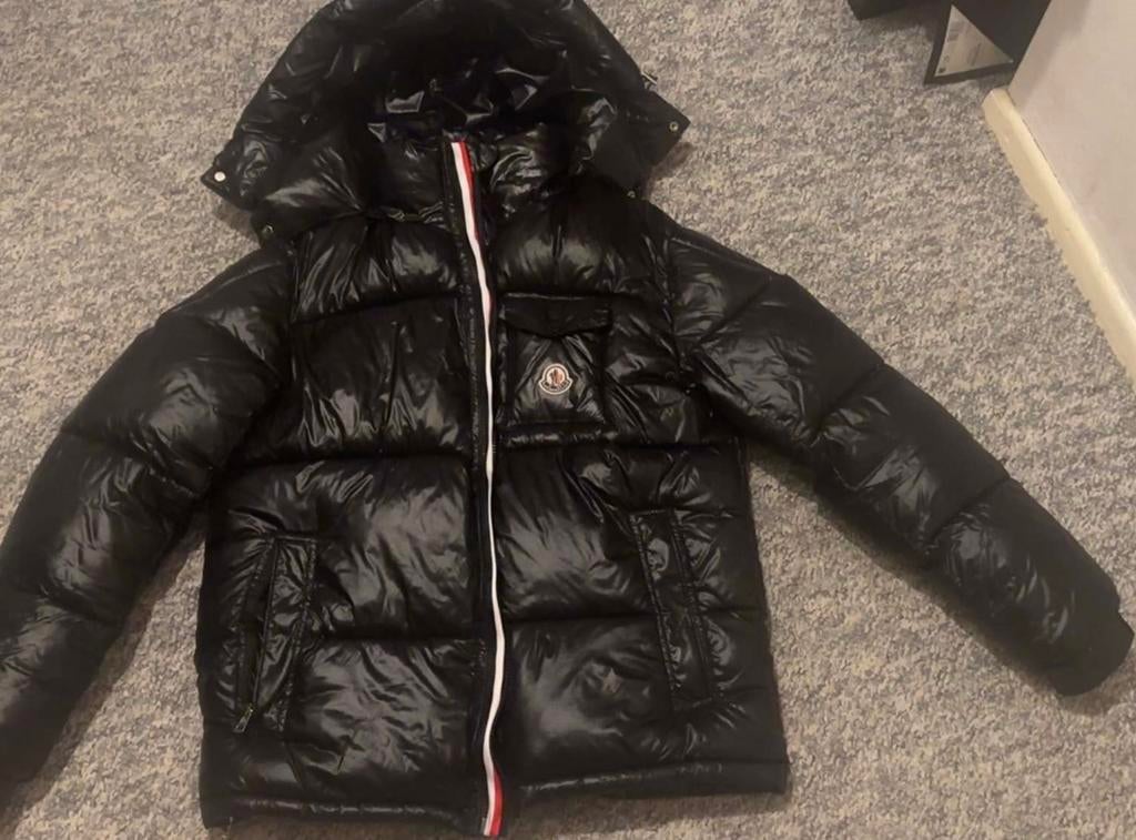 Moncler Maya Jas - Zo goed als nieuw, Ophalen of Verzenden, Zo goed als nieuw, Maat 48/50 (M), Zwart