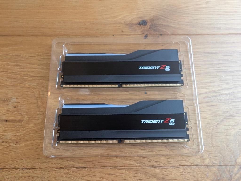 G.Skill Trident Z5 RGB 32GB 7200Mhz CL34 DDR5 (2x16GB), Computers en Software, RAM geheugen, 32 GB, Ophalen of Verzenden, Zo goed als nieuw