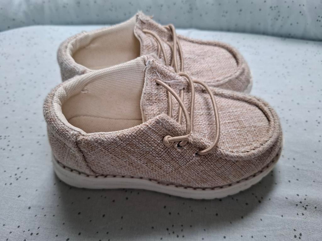 Beige linnen schoenen maat 25, Kinderen en Baby's, Kinderkleding | Schoenen en Sokken, Ophalen, Jongen of Meisje, Schoenen, Zo goed als nieuw