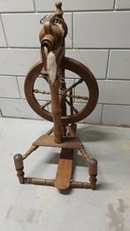 Houten spinnewiel - Decoratief en functioneel, Hobby en Vrije tijd, Ophalen of Verzenden, Gebruikt, Spinnewiel