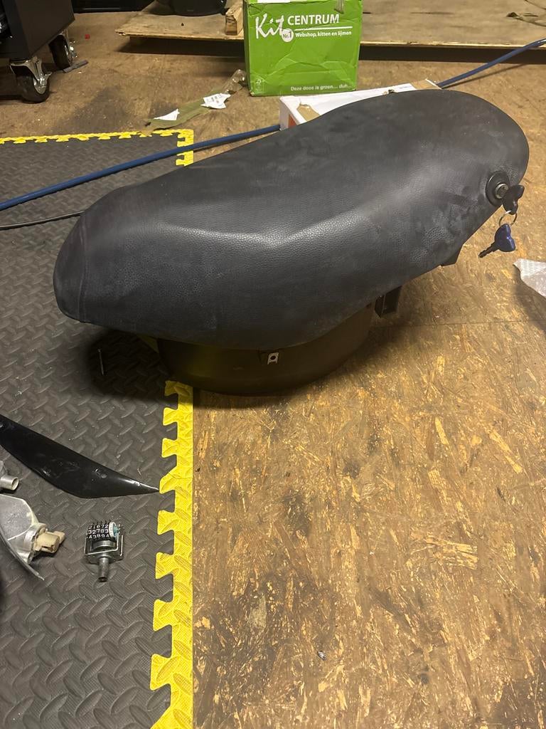 Piaggio Zip Buddy Bak + Zadel, Ophalen of Verzenden, Gebruikt, Zadel, Piaggio