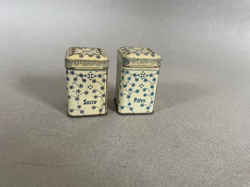 Twee antieke voorraadblikjes voor poppenwinkel/huis, Ophalen of Verzenden