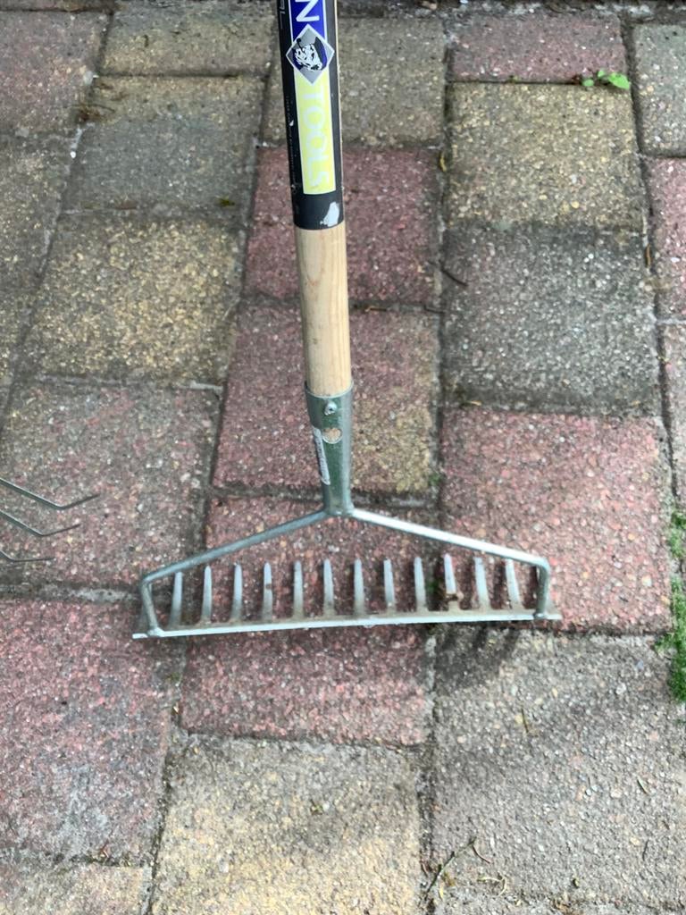 Talen Tools beugelhark 14-tands, verzinkt met steel, Tuin en Terras, Hand-tuingereedschap, Ophalen, Gebruikt, Hark