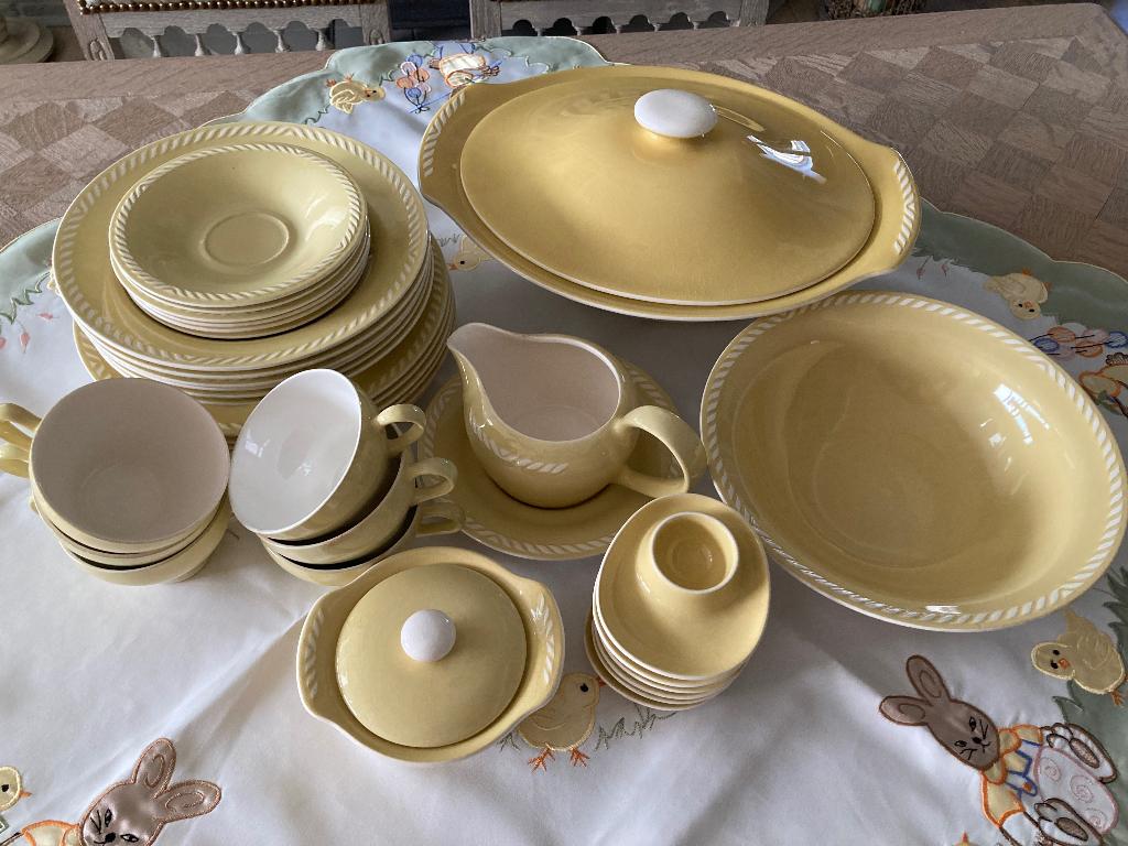 Geel koffie- en eetservies, Ophalen of Verzenden, Zo goed als nieuw, Overige stijlen, Porselein