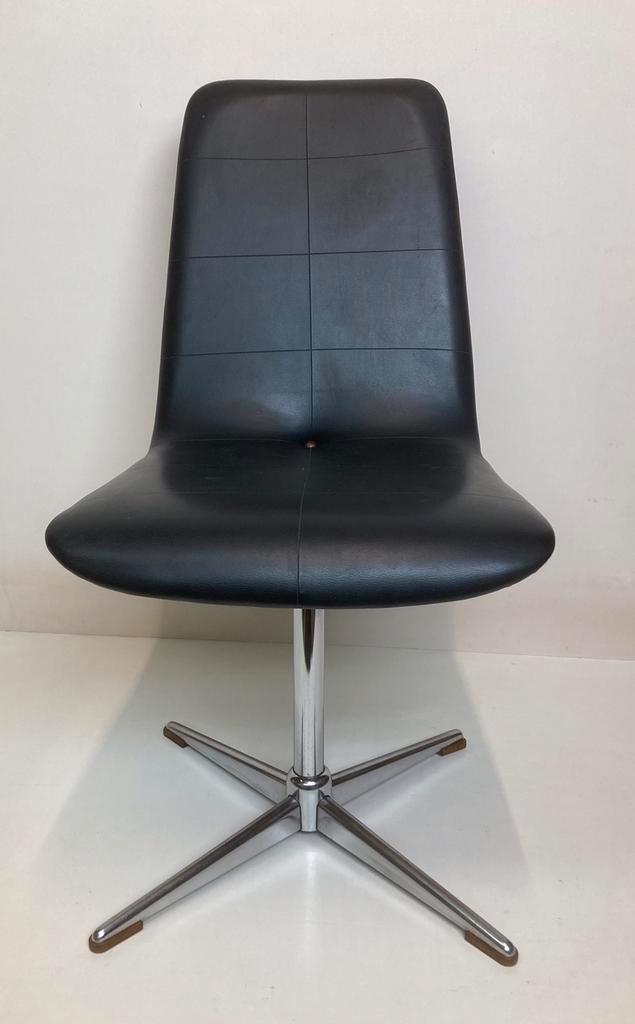 Vintage EKA draaistoel zwart skai met 4 teens onderstel, Huis en Inrichting, Stoelen, Gebruikt, Eén, Kunststof, Zwart, Ophalen