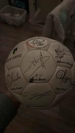Oude voetbal Ajax met handtekeningen, Sport en Fitness, Voetbal, Maat XL, Ophalen of Verzenden, Zo goed als nieuw, Bal