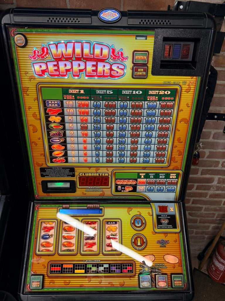 Wildpeppers gokkast fruitautomaat, Euro, Ophalen, Zo goed als nieuw, Met sleutels