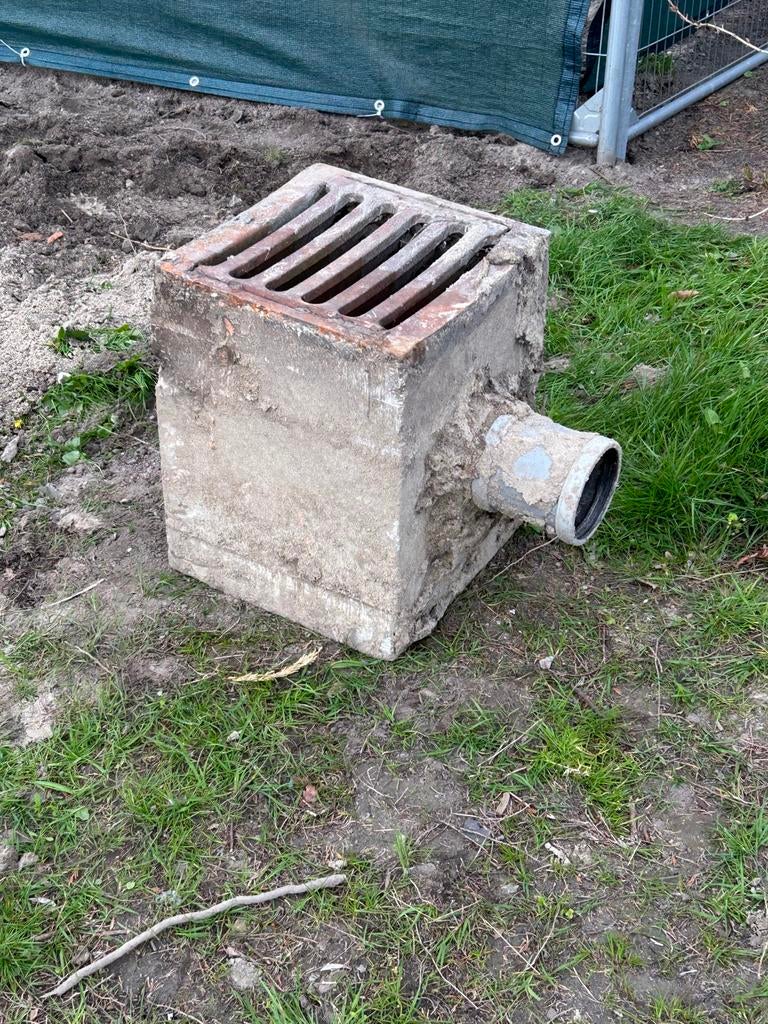 Regenwaterafvoer put, Ophalen, Gebruikt, Minder dan 2 meter, 80 mm of meer