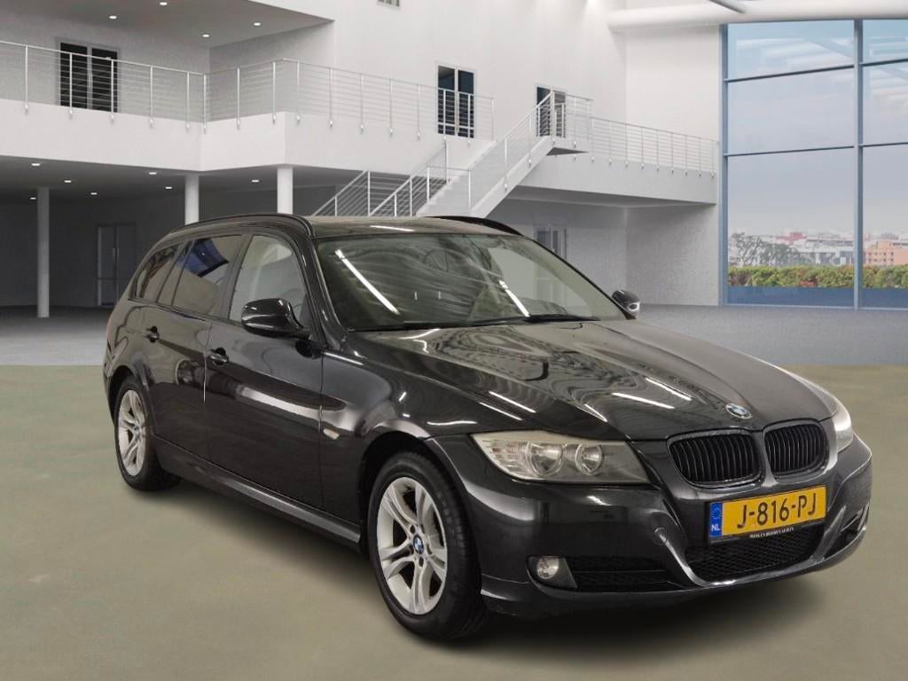 BMW 3-serie Touring 318i High Executive|PANO|PSENSOR|STOELVE, Auto's, BMW, Euro 5, Achterwielaandrijving, Zwart, Handgeschakeld