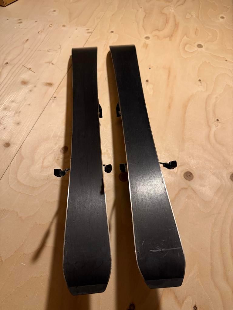 Salomon kinderskies 80 cm ZGAS, Sport en Fitness, Skiën en Langlaufen, Ophalen, Salomon, Zo goed als nieuw, Carve