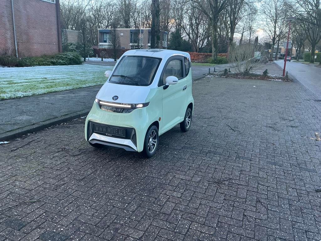 Scootmobiel UNIEK, Ophalen of Verzenden, Zo goed als nieuw, 16 km/u of meer, Mango