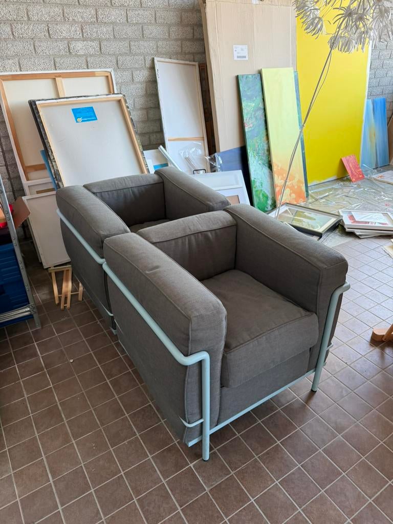 2x Cassina LC2 stoel, Ophalen, 75 tot 100 cm, Zo goed als nieuw, Stof