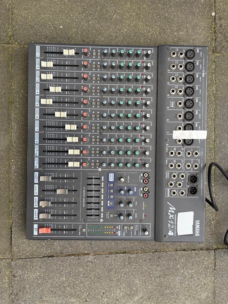 Yamaha MX12/4 mengpaneel, Muziek en Instrumenten, Ophalen of Verzenden, Gebruikt, 10 tot 20 kanalen, Microfooningang