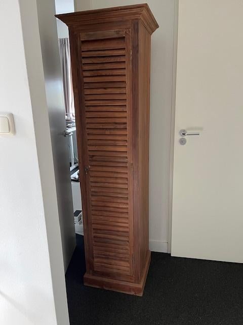 Smal hoog kastje van teakhout met planken | 175cm x 40cm, Ophalen, Gebruikt