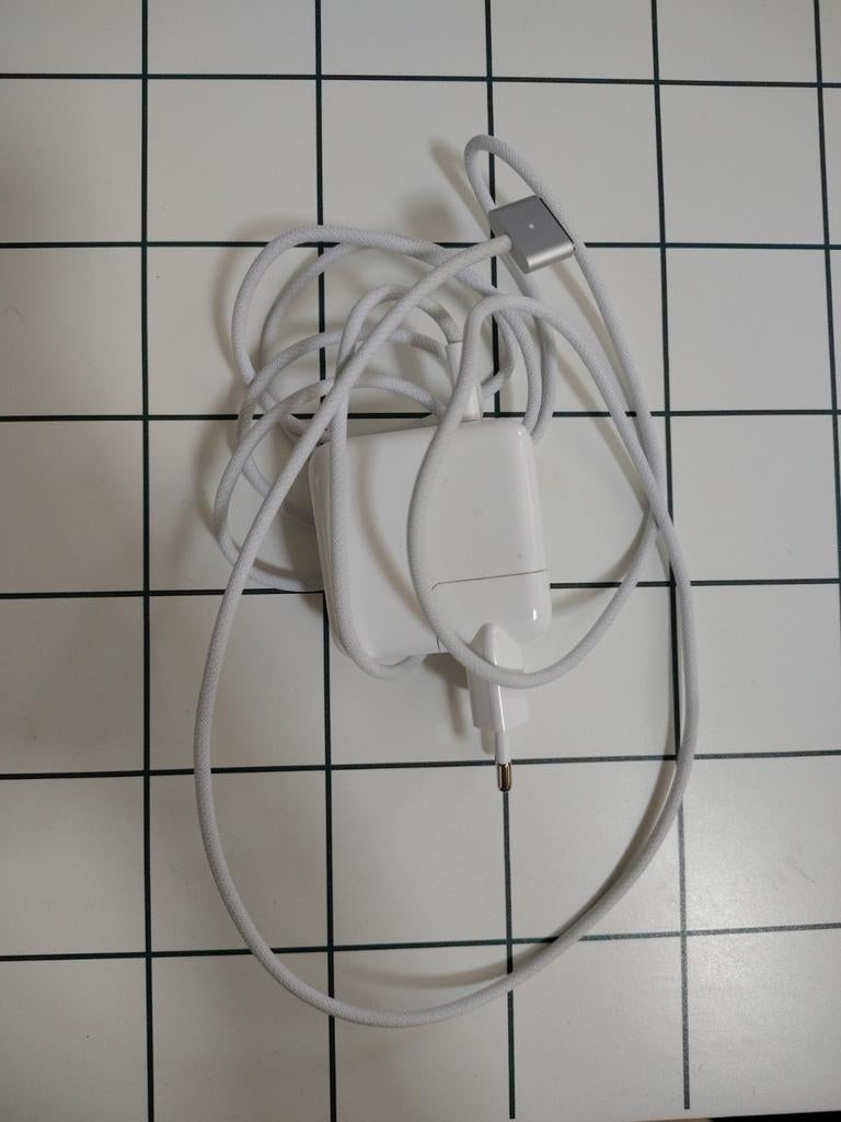 Apple MacBook oplader (adapter en kabel), Ophalen of Verzenden, Gebruikt, Apple