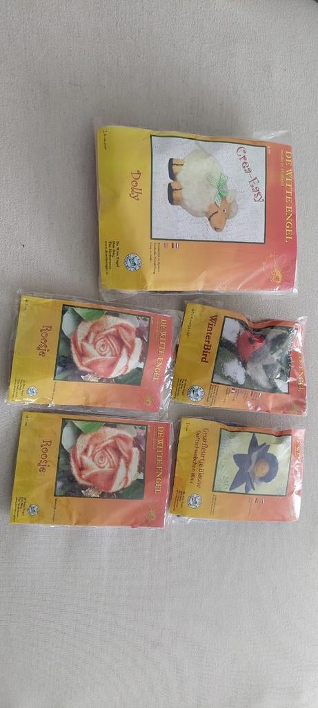 5 viltpakketjes van De Witte Engel, Hobby en Vrije tijd, Vilt, Ophalen of Verzenden