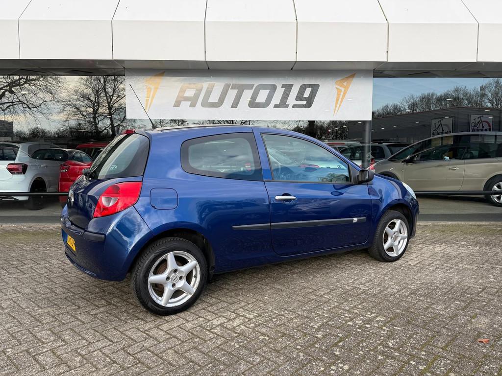Renault Clio 1.2-16V Authentique, Auto's, Voorwielaandrijving, Gebruikt, 4 cilinders, Blauw