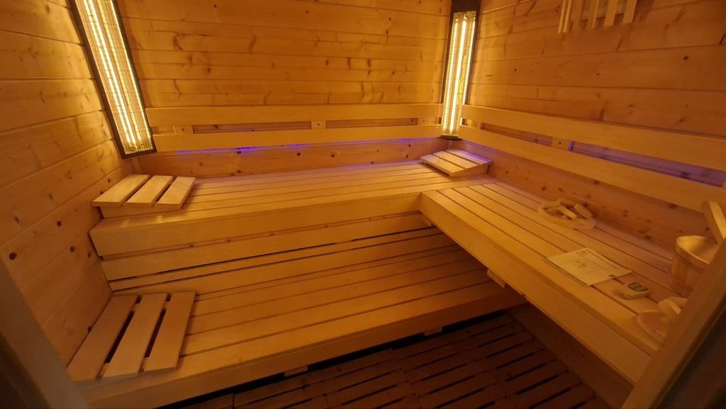 Combinatie sauna. Sauna,infrarood, kleuren therapie, Ophalen of Verzenden, Zo goed als nieuw