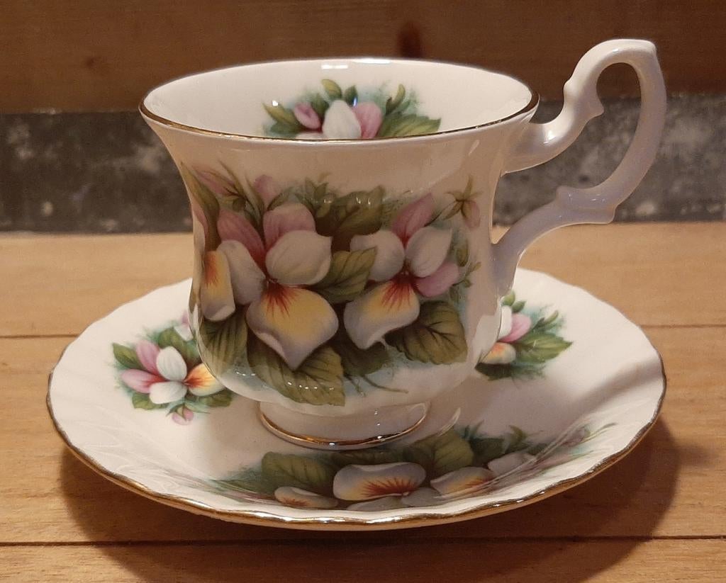 Kop en schotel Royal Albert. Bloemen., Ophalen of Verzenden