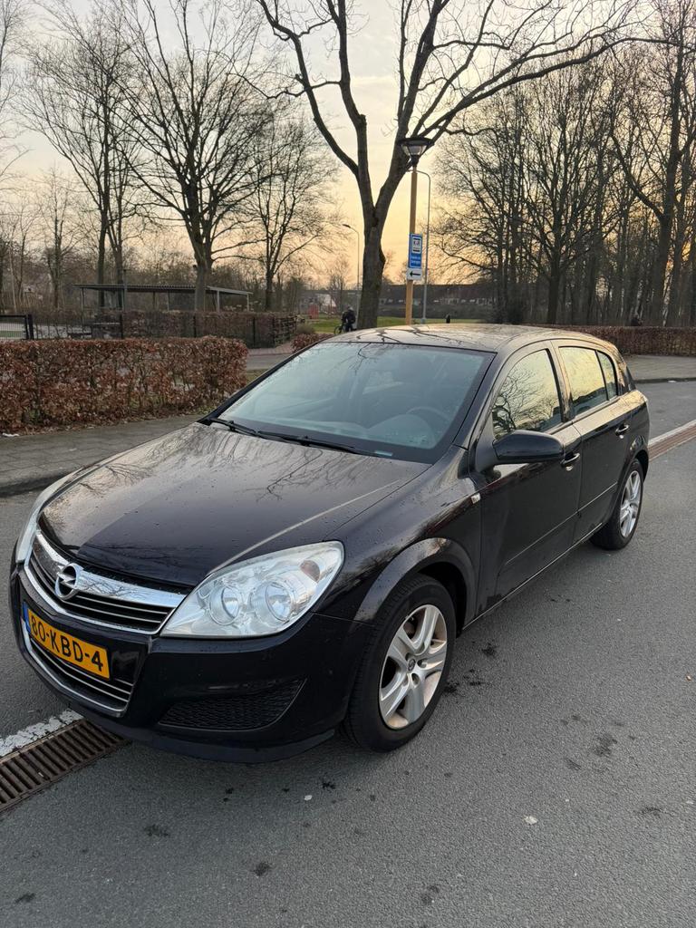 Opel Astra 2009 Zwart  |Nieuwe APK | NAP, Auto's, Voorwielaandrijving, 15 km/l, 4 cilinders, 635 kg