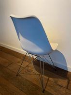 Replica Vitra Eames Eetkamerstoel Wit met Zacht Lederen Kuss, Ophalen, Kunststof, Gebruikt, Wit