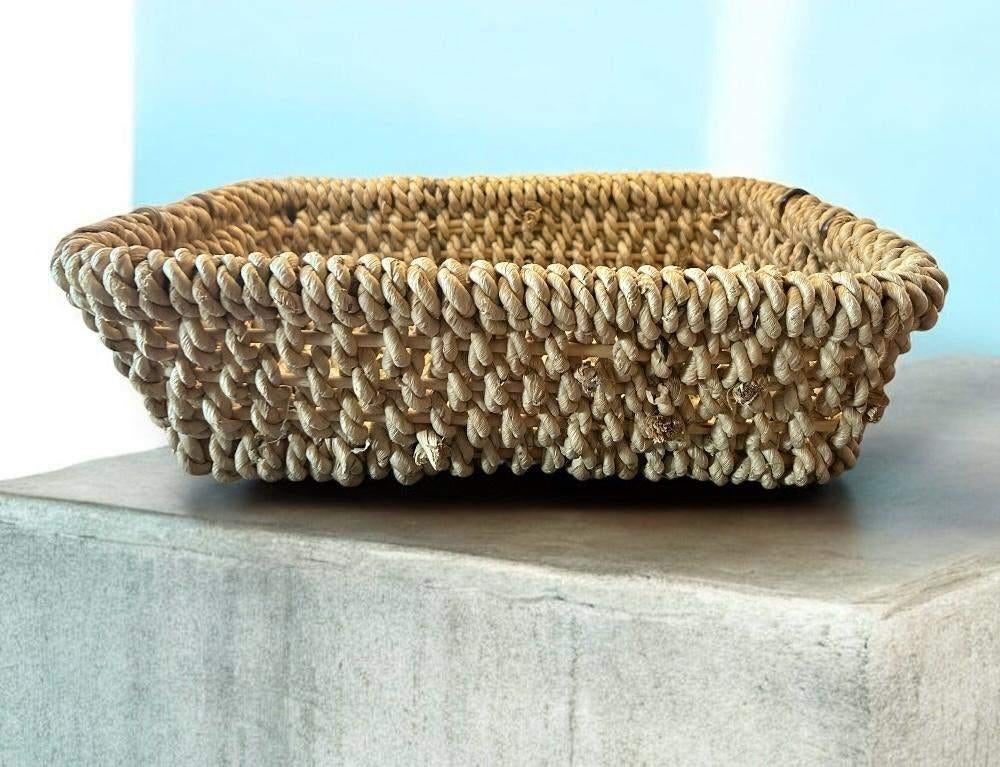 Een rechthoekige, geweven opbergmand., Huis en Inrichting, Woonaccessoires | Schalen en Manden, Mand, Nieuw, Ophalen of Verzenden