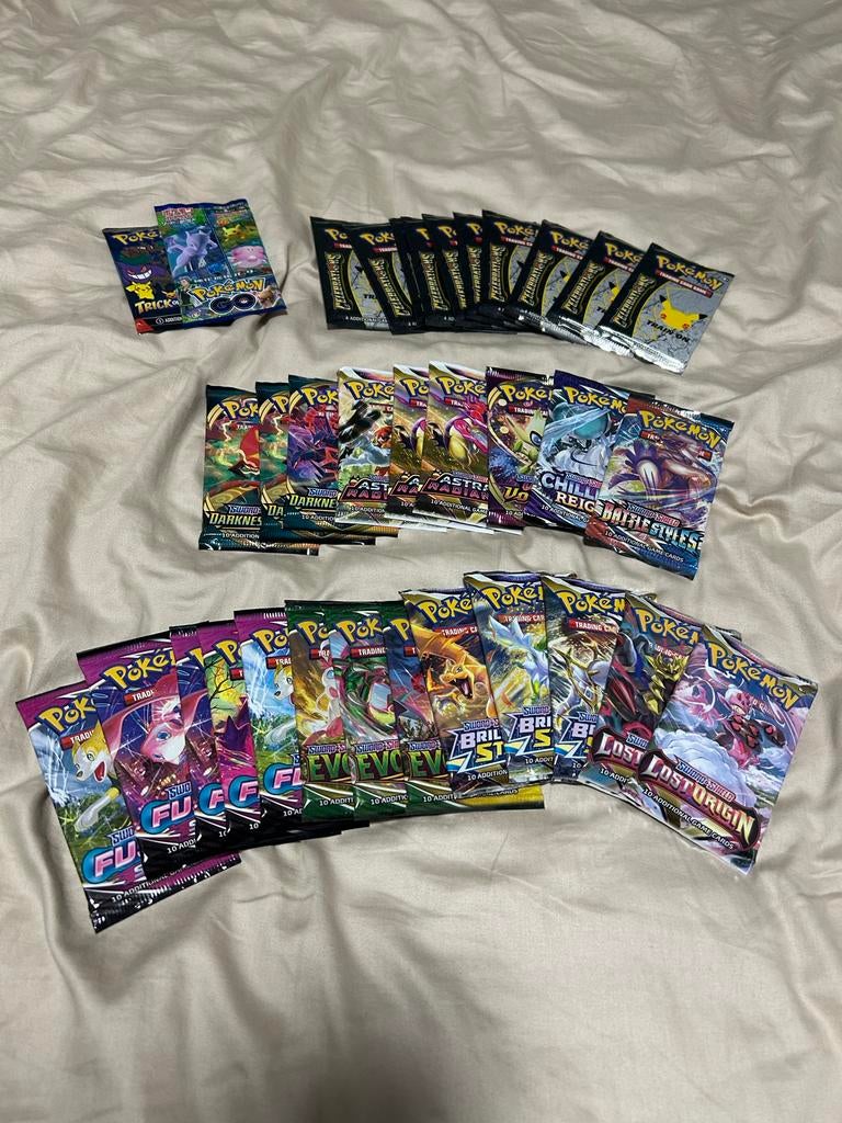 Pokémon losse pakjes: Evolving Skies, Fusion Strike, etc., Hobby en Vrije tijd, Verzamelkaartspellen | Pokémon, Ophalen of Verzenden