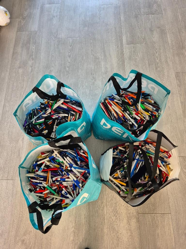 Verzameling balpennen pennen 37,4 kg nieuw, Verzamelen, Pennenverzamelingen, Ophalen, Nieuw, Balpen, Overige merken