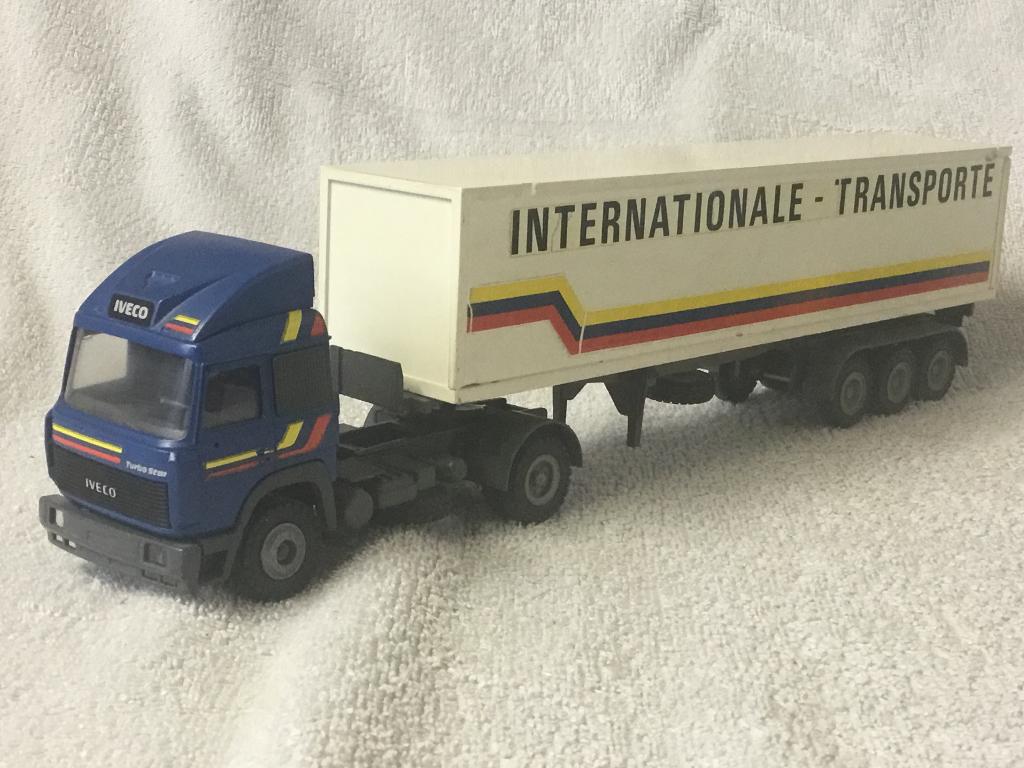 IVECO Turbostar vrachtwagen met trailer, Hobby en Vrije tijd, Modelauto's | 1:50, Ophalen of Verzenden, Zo goed als nieuw, Bus of Vrachtwagen