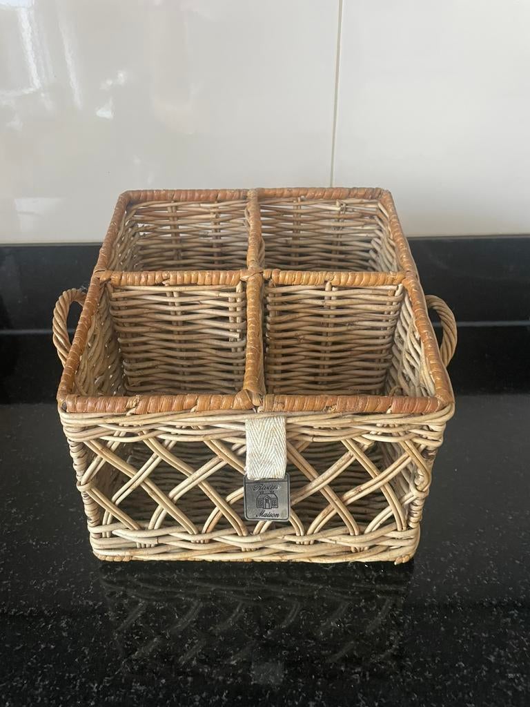Riviera Maison rattan bestekmand/ vakkenmand, Ophalen of Verzenden, Zo goed als nieuw