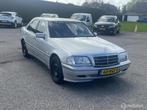 Mercedes C-klasse 240 Classic *Automaatbak niet goed*, Auto's, Mercedes-Benz, 1345 kg, Achterwielaandrijving, Gebruikt, Electronic Stability Program (ESP)