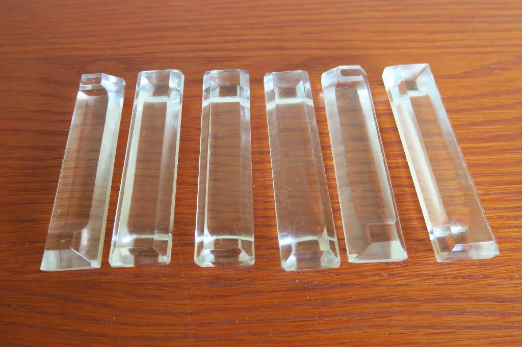 Setje bestaande uit 6 messenhouders van glas. I.z.g.s., Ophalen of Verzenden