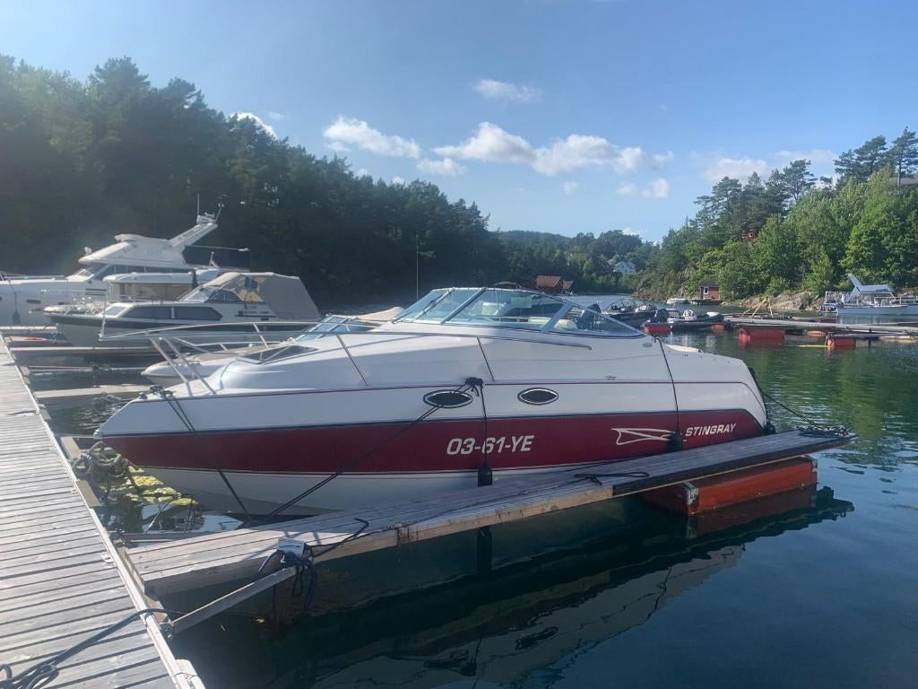 Stingray 240 CS (7.20m) + trailer 3500kg | Topstaat, Watersport en Boten, Motorboten en Motorjachten, Ophalen, Zo goed als nieuw