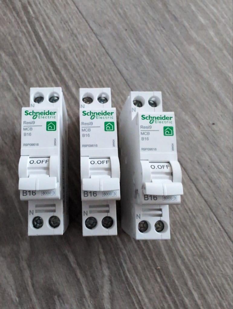 Schneider Electric Installatieautomaat B16 1P+N 6kA, Ophalen of Verzenden, Nieuw