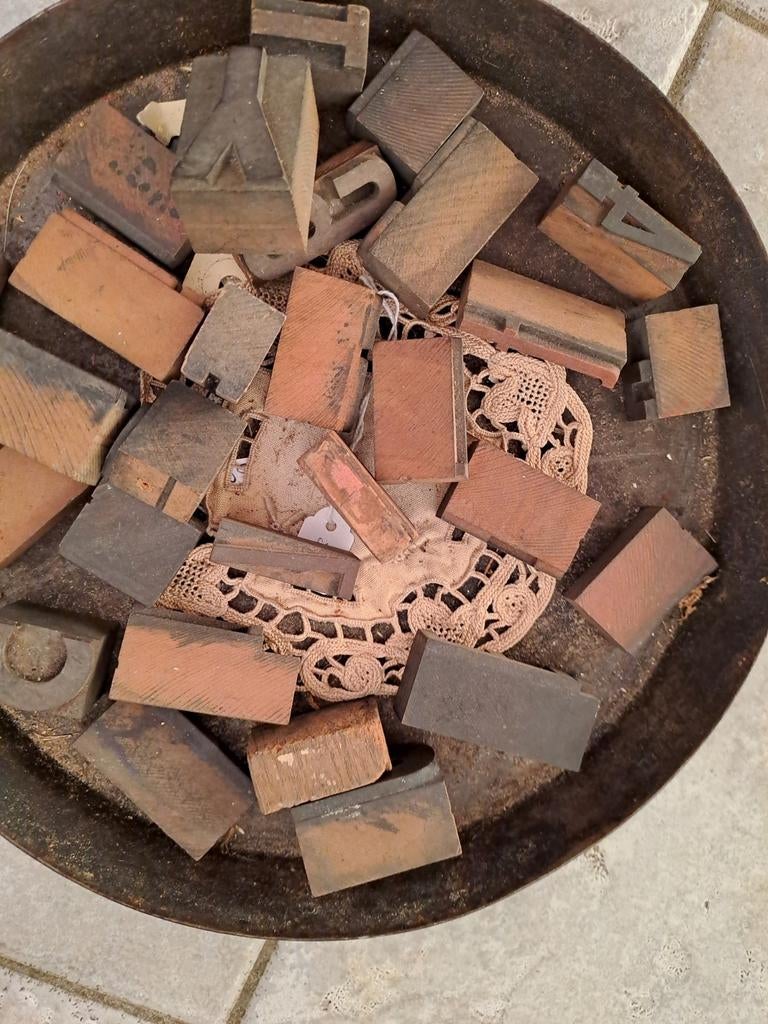 Vintage Houten Stempels - Diverse Letters en Symbolen, Hobby en Vrije tijd, Stempelen, Ophalen of Verzenden, Gebruikt, Houten stempel