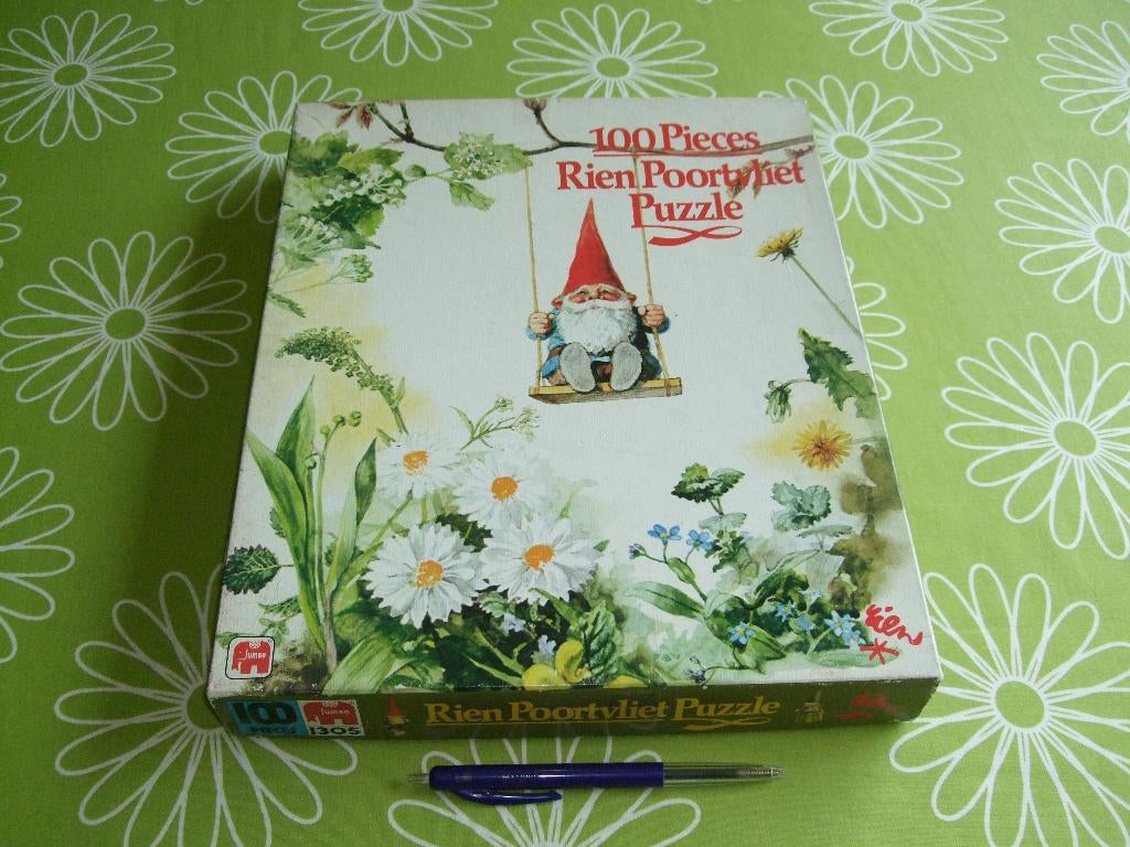 Rien Poortvliet puzzel - kabouter op schommel - 100 stukjes, Ophalen of Verzenden, Minder dan 500 stukjes, Gebruikt, Legpuzzel