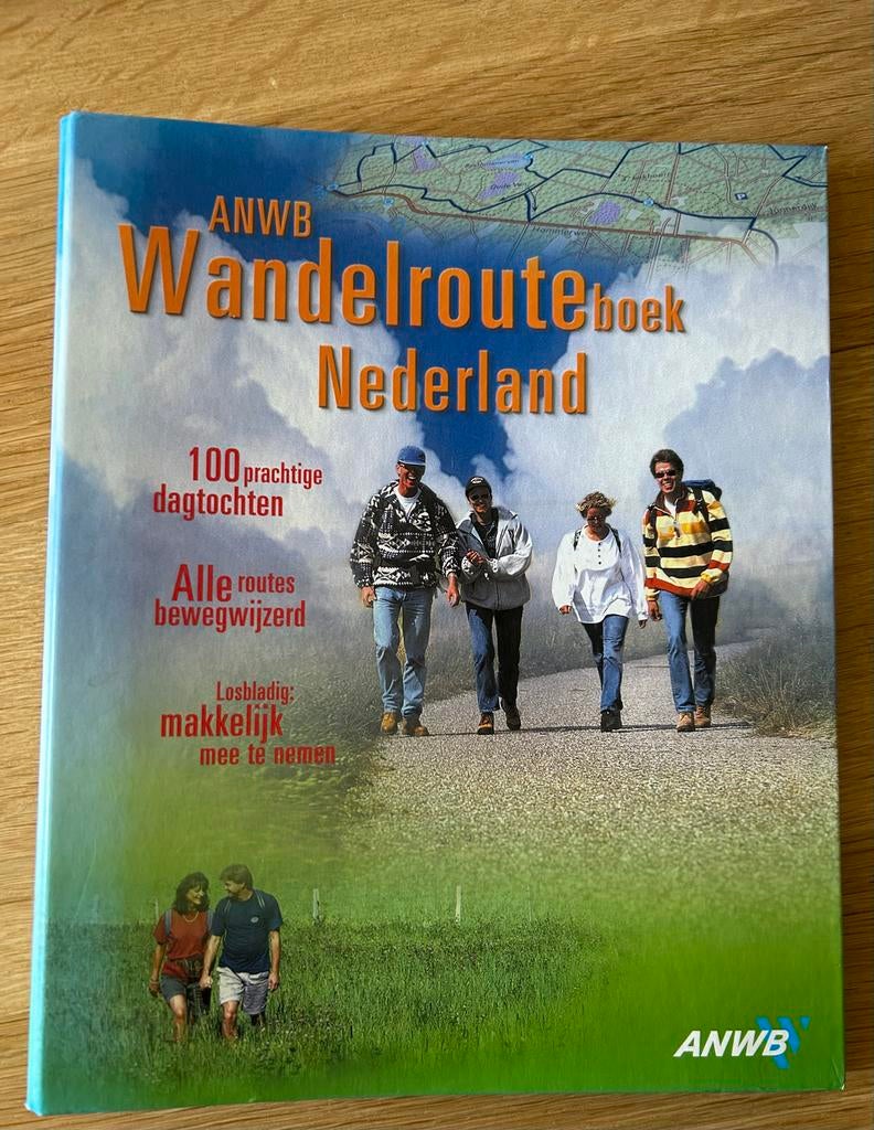 ANWB Wandelrouteboek Nederland - 100 dagtochten, Fiets- of Wandelgids, Ophalen of Verzenden, Zo goed als nieuw, ANWB