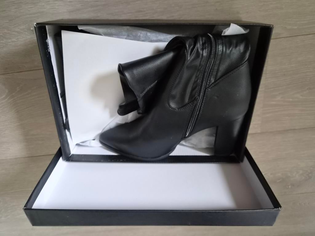 Overknee laarzen maat 39 nieuw!, Ophalen, Nieuw, Zwart, Hoge laarzen