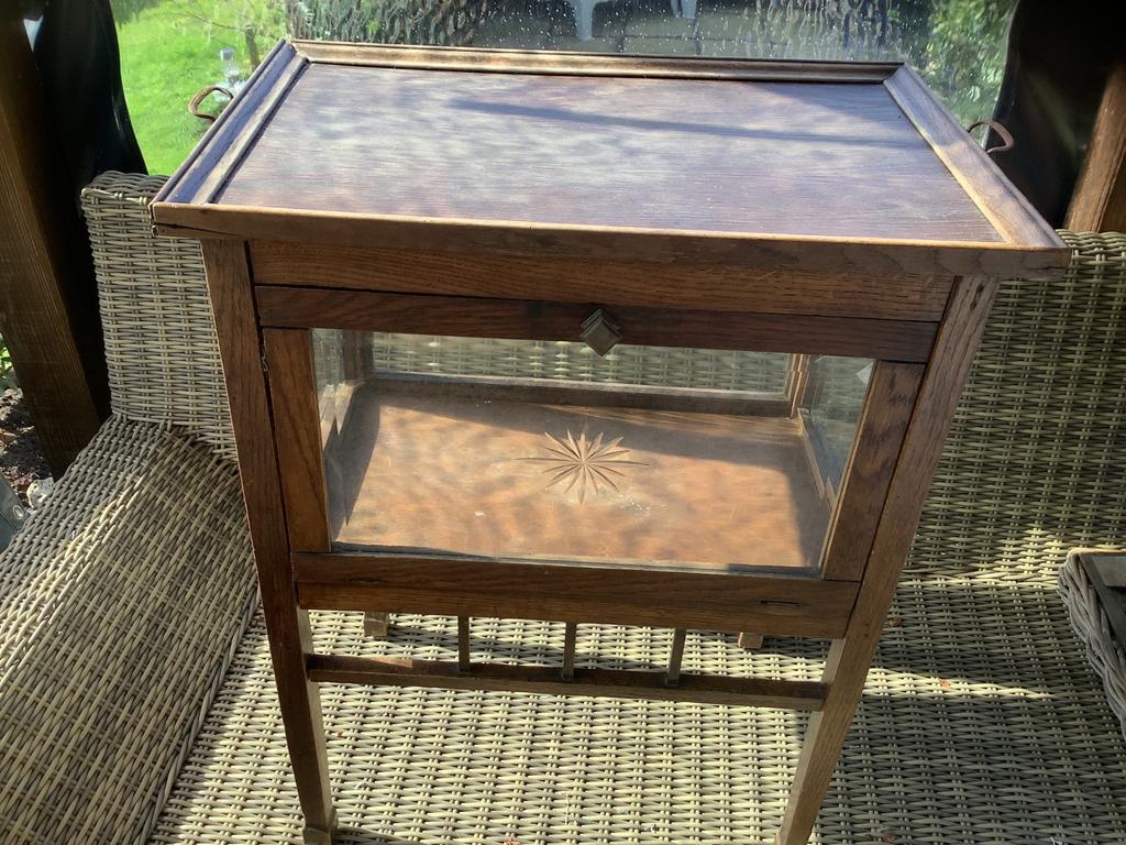 Antiek theekastje met geslepen ster in voorglas, Ophalen of Verzenden