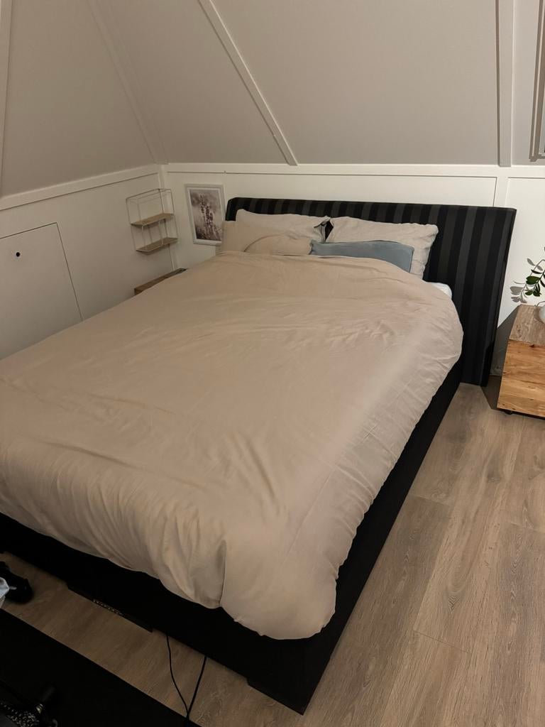 Luxe boxspring 210x160 (excl. matras), Gebruikt, Tweepersoons, Ophalen of Verzenden, 160 cm
