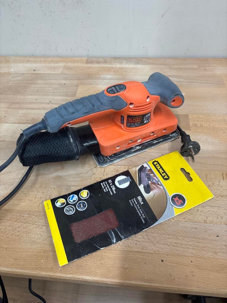 Black & Decker vlakschuurmachine, Ophalen of Verzenden, Zo goed als nieuw, Minder dan 600 watt, Vlakschuurmachine