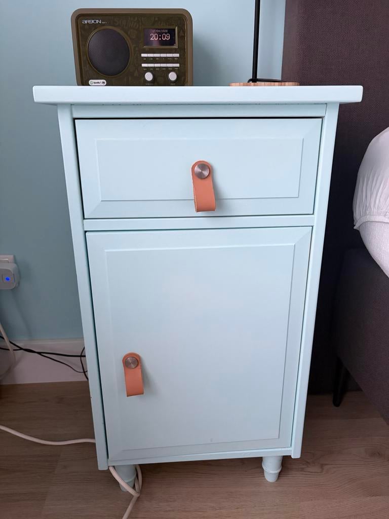 2x Nachtkastjes met lade en deurtje. Hierin een plankje, Ophalen, Gebruikt, Minder dan 45 cm, 55 tot 70 cm