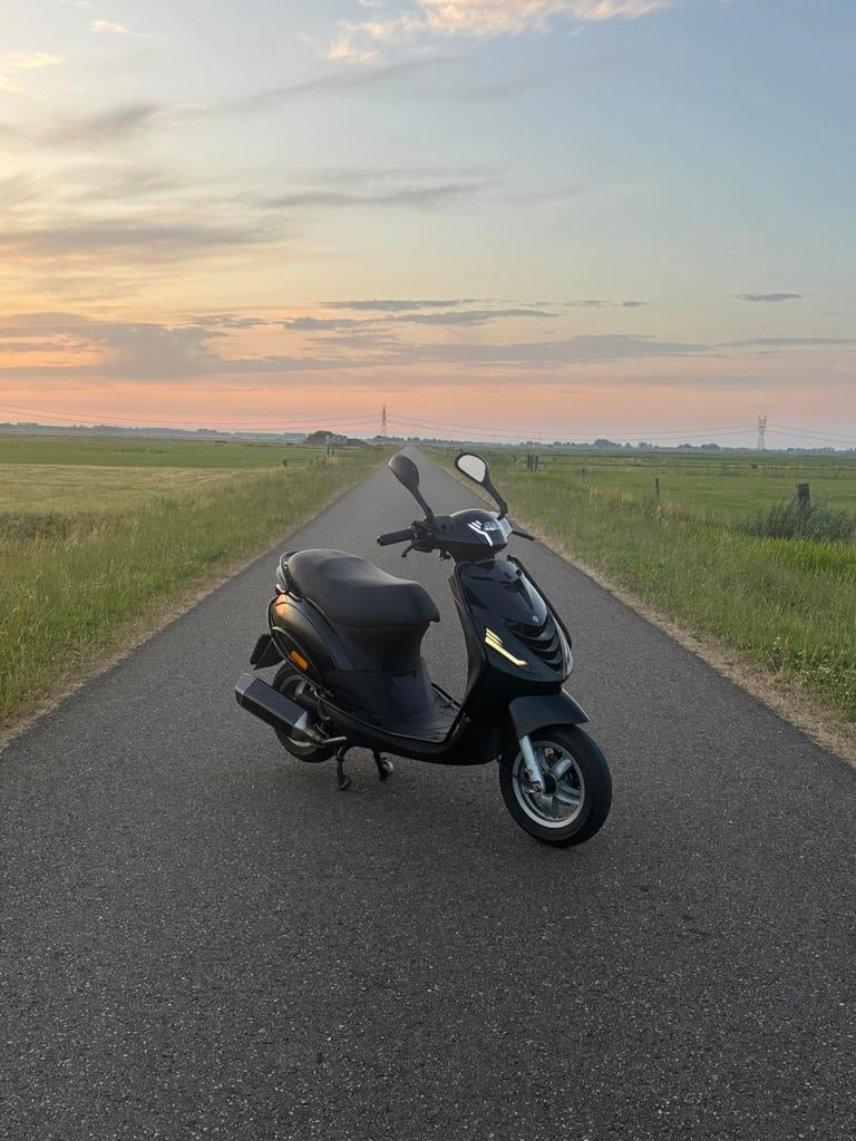 Piaggio Zip SP 50cc 4t tekoop/teruil, Fietsen en Brommers, Scooters | Piaggio, Ophalen, Zip, Zo goed als nieuw, Benzine