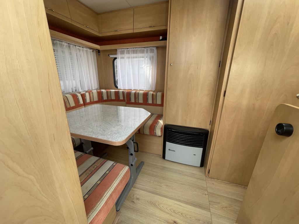 Bürstner Fun 435 TK 5 Pers. Nette tent, Caravans en Kamperen, Bedrijf, Bürstner, Koelkast, 4 tot 5 meter