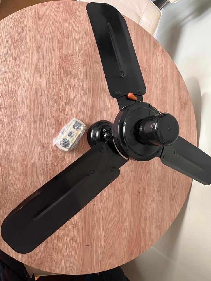 Zwarte plafondventilator – 3 bladen, Witgoed en Apparatuur, Ventilatoren, Zo goed als nieuw, Plafondventilator, Ophalen